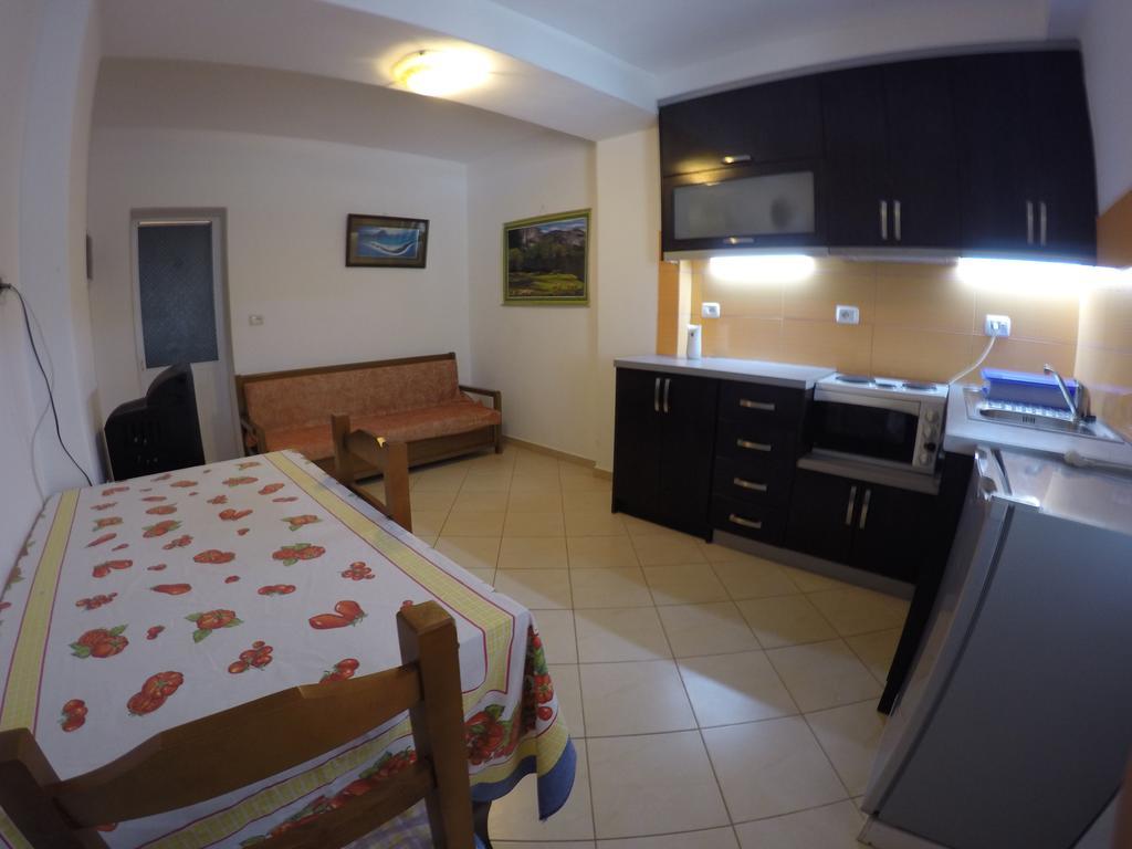 Petro'S Apartments Ksamil Exterior foto